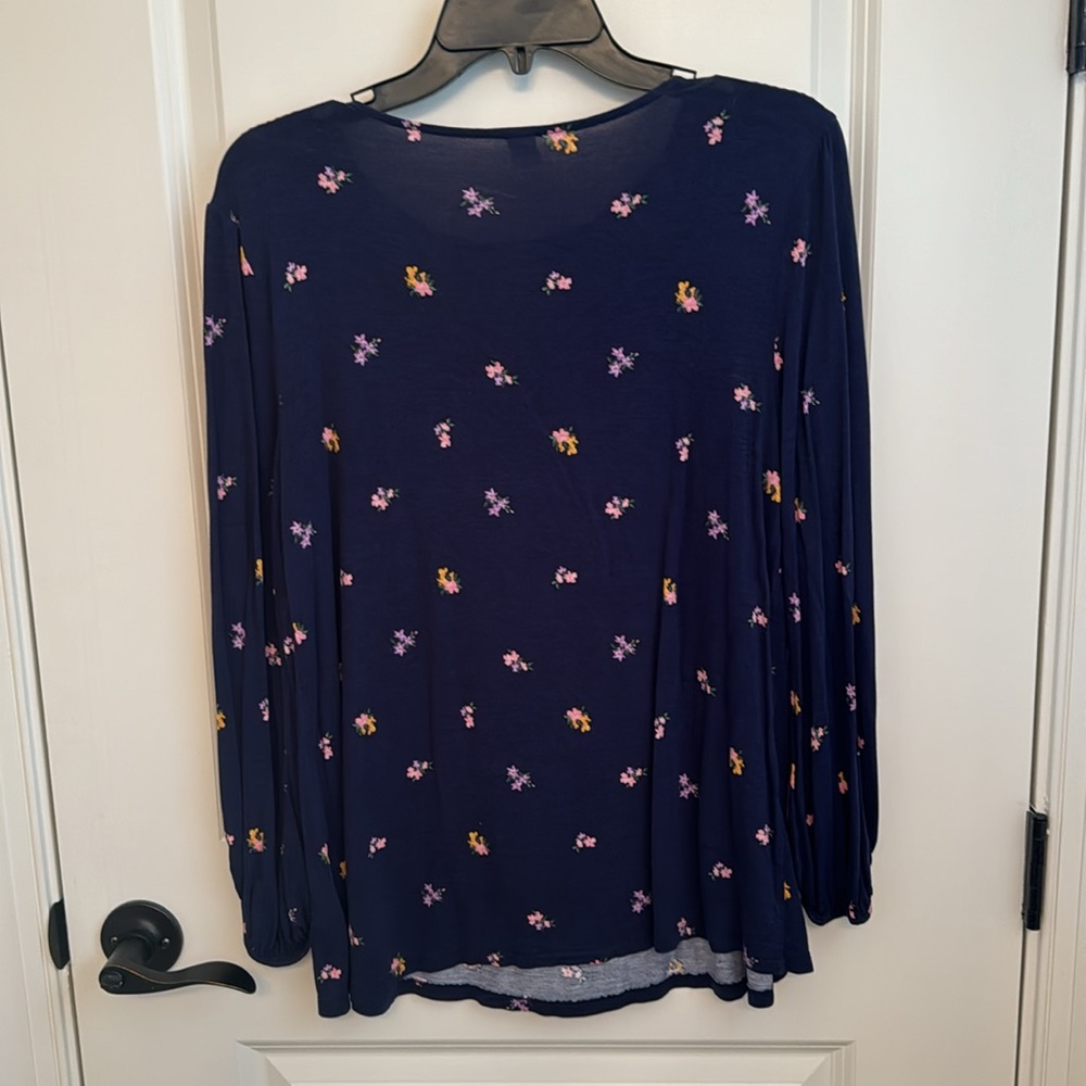 Old navy blouse - Picture 5 of 5